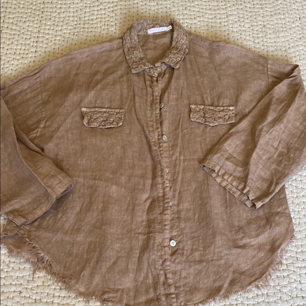 Milo & Milano Tan Linen Button-Up Shirt with raw edge hems size L